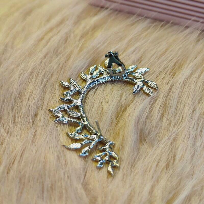 Exaggerated Leafy Hanging Ear Clip