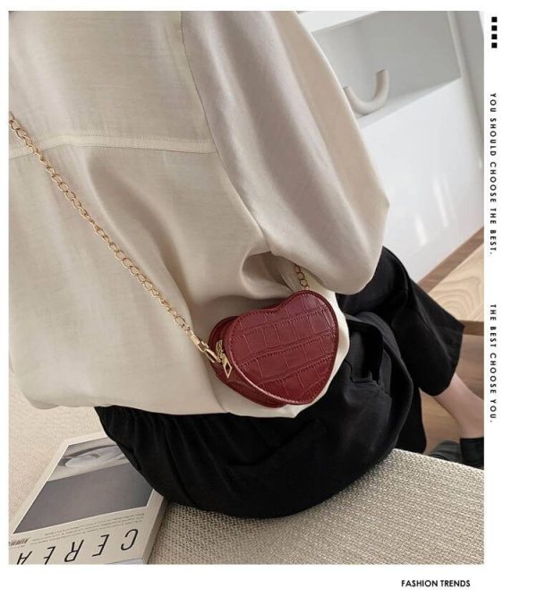 heart-shaped mini one-shoulder messenger bag