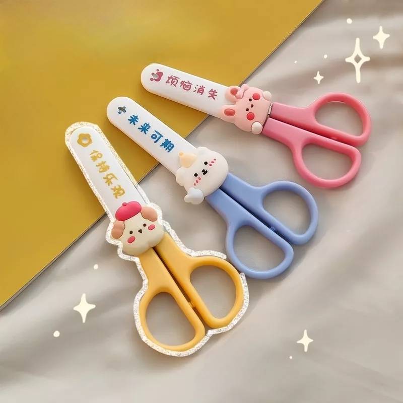 Kawaii Mini Scissors with Protective Sleeve