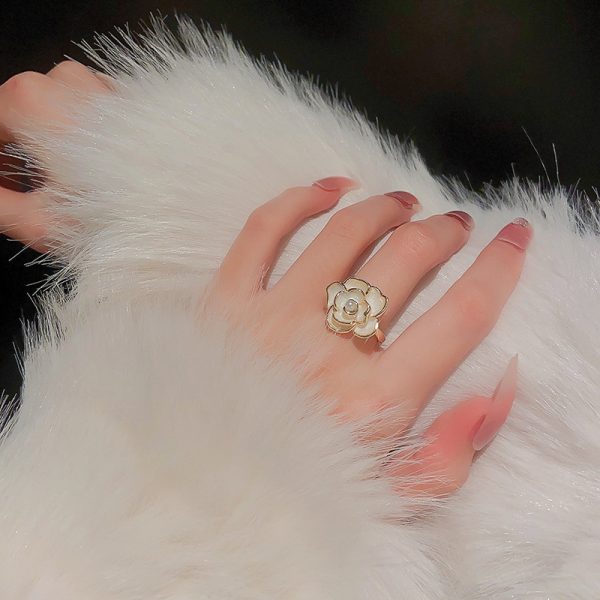 Pearl White Rose Ring 3