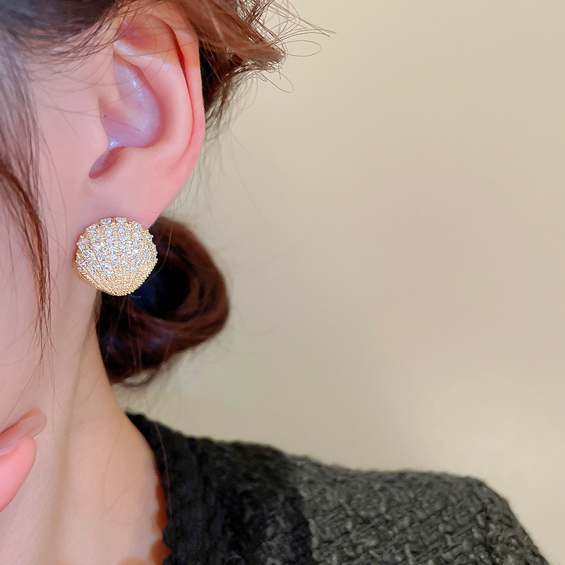 Zircon Shell Shaped Earrings 1