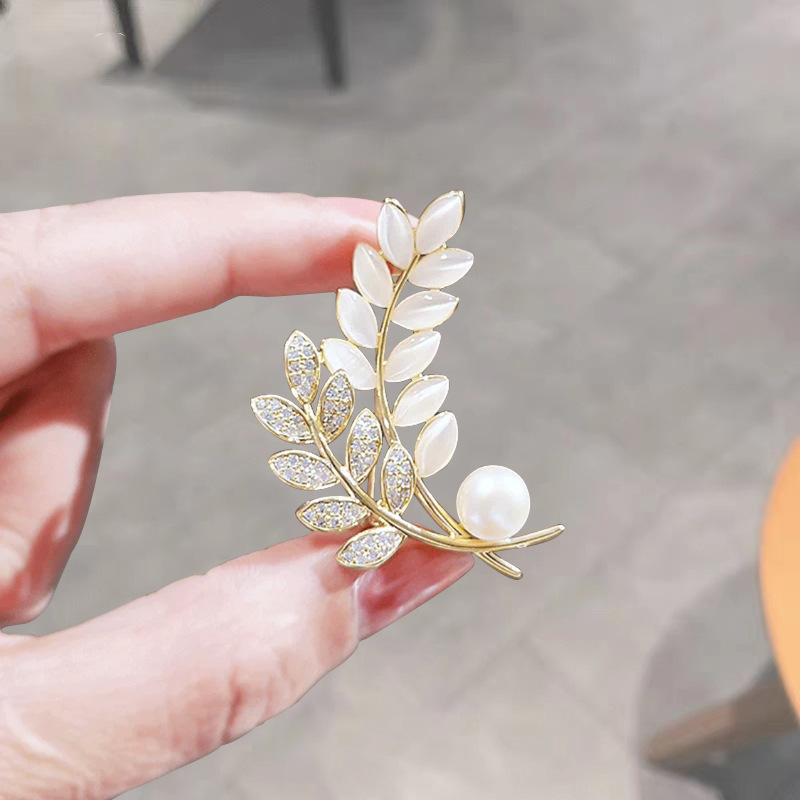 Pearl Crystal Leaf Korean Luxury Crystal Brooch