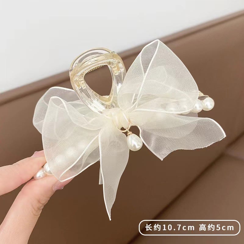 Mesh Bow Pearl Claw Detail