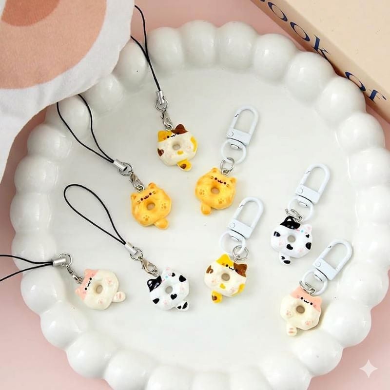 Cute Cat Donut Keychain main